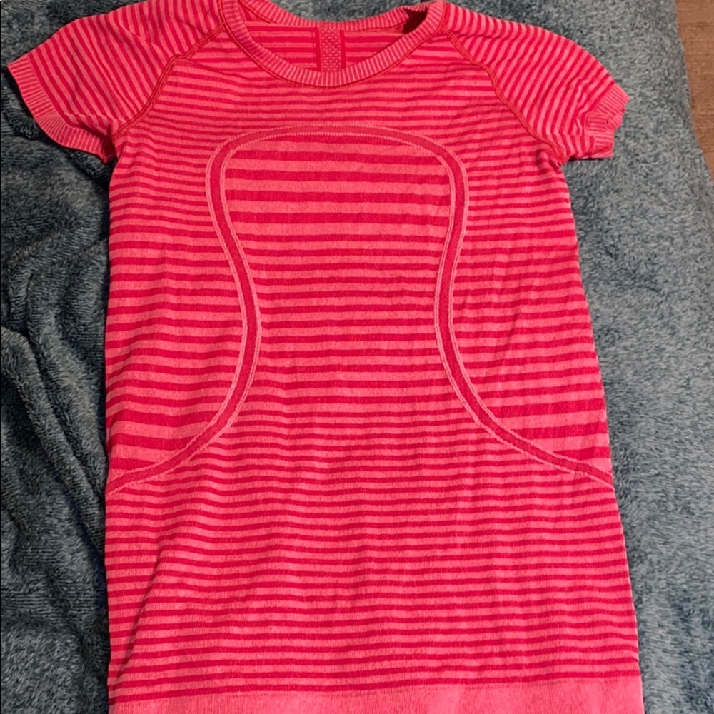 lululemon swiftly tech short sleeve size 8